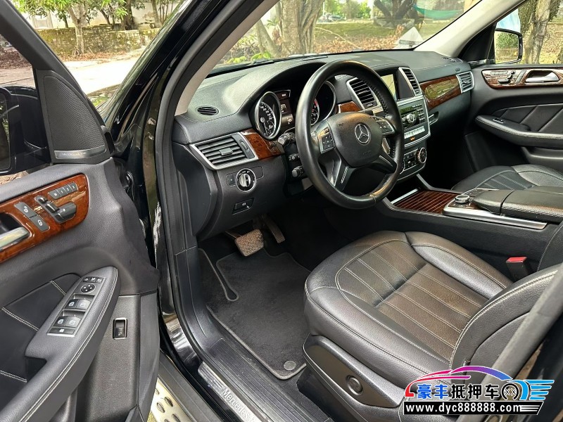 16年奔驰GLS轿车抵押车出售