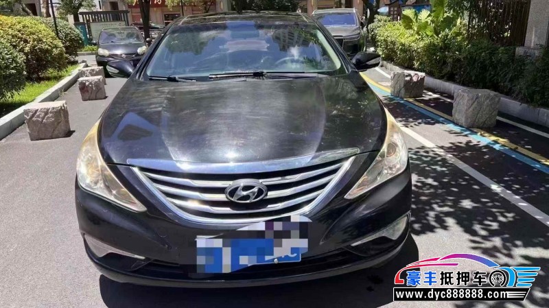 14年现代索纳塔轿车抵押车出售