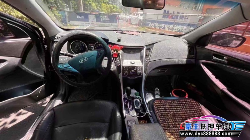 14年现代索纳塔轿车抵押车出售