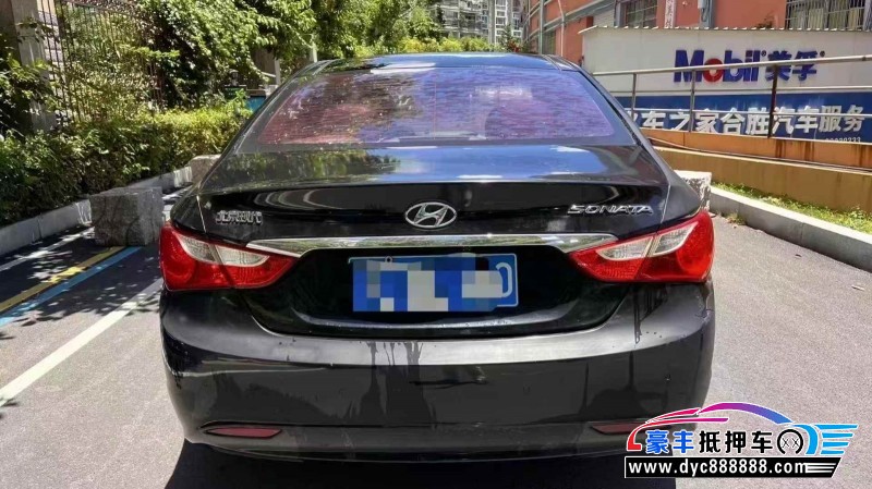 14年现代索纳塔轿车抵押车出售