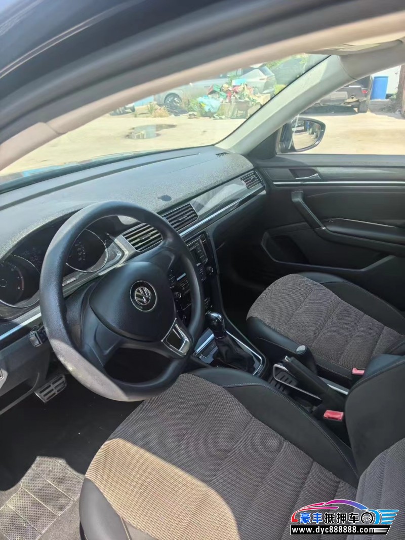 17年大众蔚领轿车抵押车出售