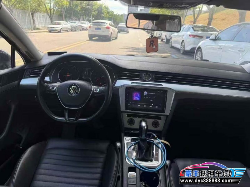 20年大众迈腾轿车抵押车出售