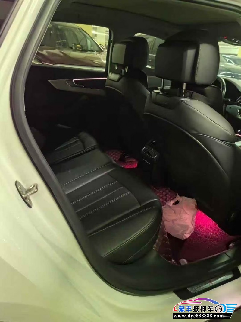 22年奥迪A4L轿车抵押车出售