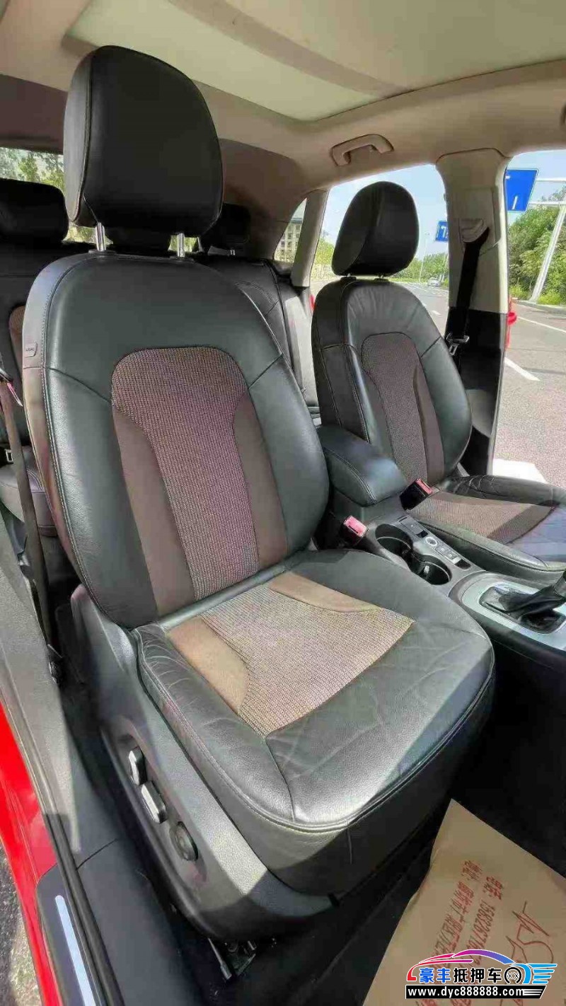 17年奥迪Q3轿车抵押车出售