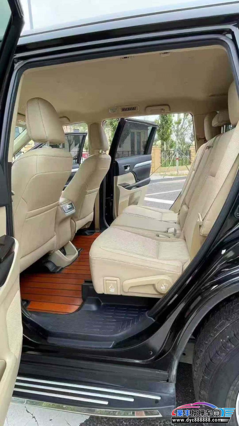 20年丰田汉兰达轿车抵押车出售