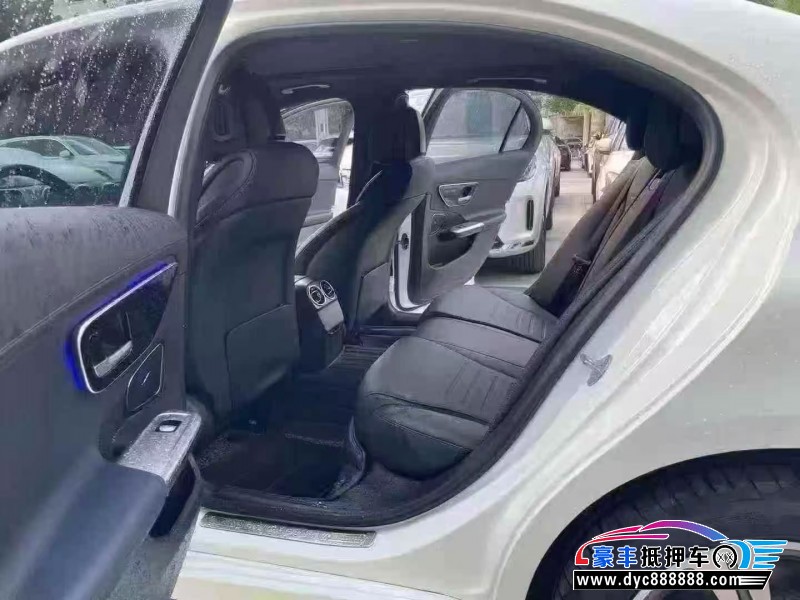 22年奔驰C轿车抵押车出售