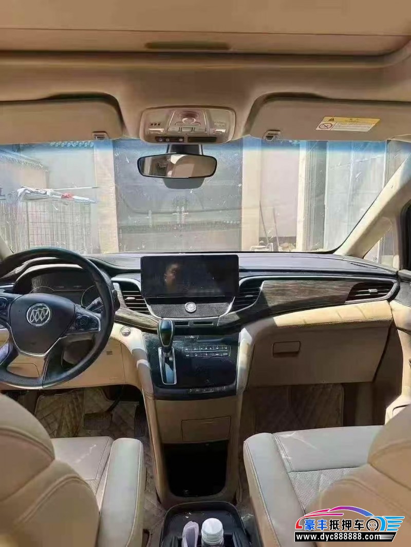 17年别克GL8轿车抵押车出售