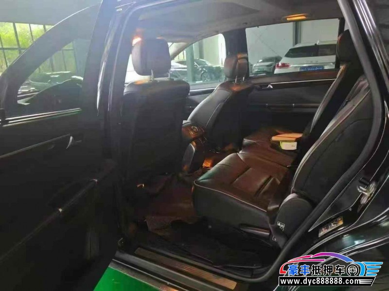 18年奔驰R轿车抵押车出售