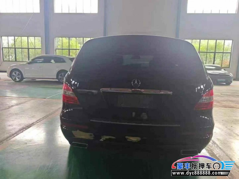 18年奔驰R轿车抵押车出售