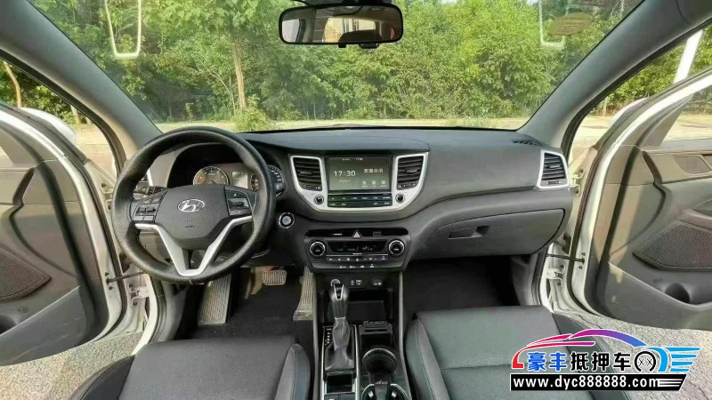 18年现代途胜轿车抵押车出售