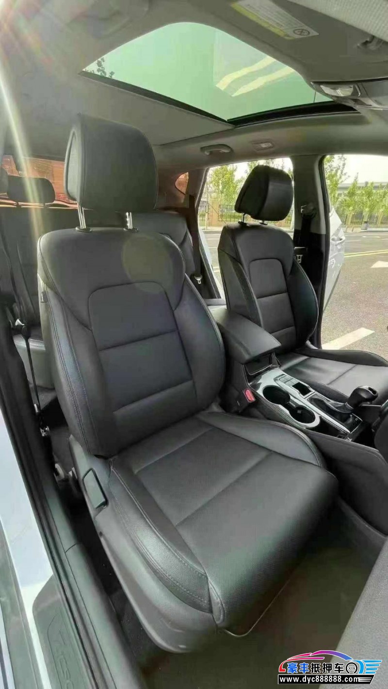 18年现代途胜轿车抵押车出售