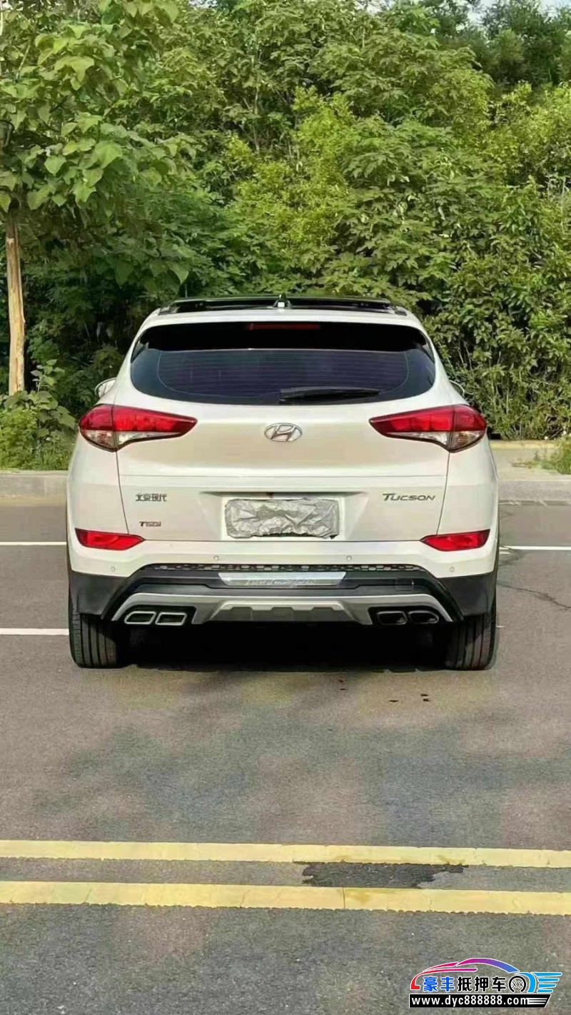 18年现代途胜轿车抵押车出售