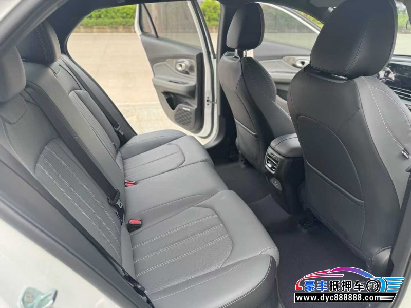 25年传祺影豹轿车抵押车出售