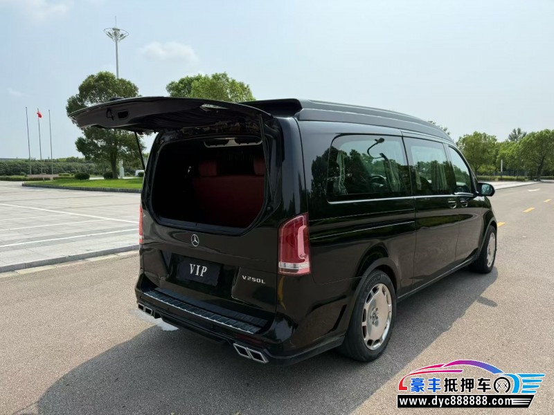 19年奔驰V轿车抵押车出售