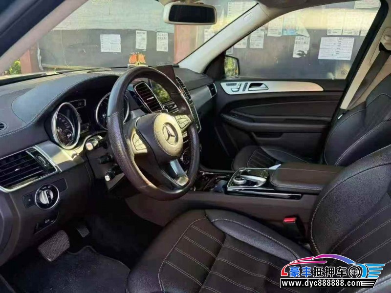 17年奔驰GLS轿车抵押车出售