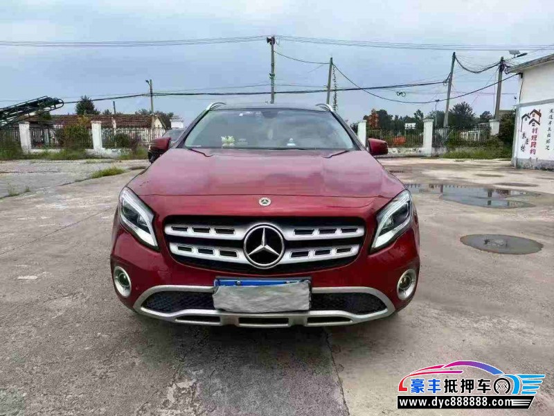 17年奔驰GLA轿车抵押车出售