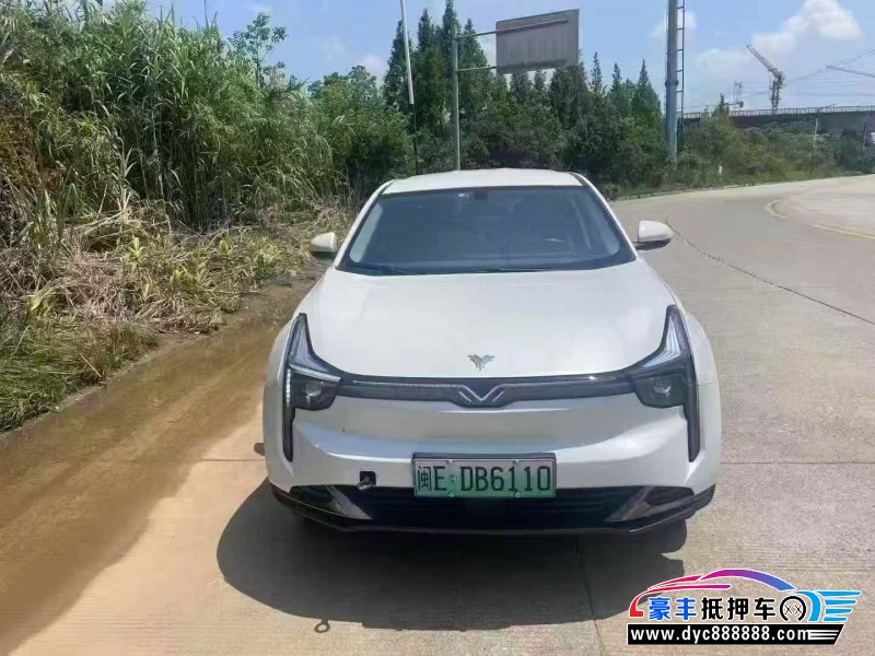 23年哪吒U轿车抵押车出售