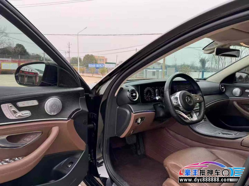 19年奔驰E轿车抵押车出售