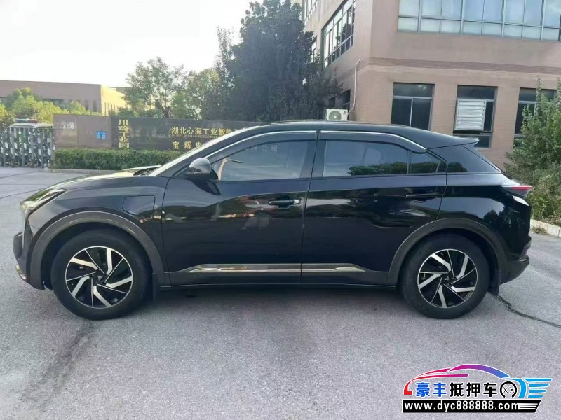 23年哪吒U轿车抵押车出售