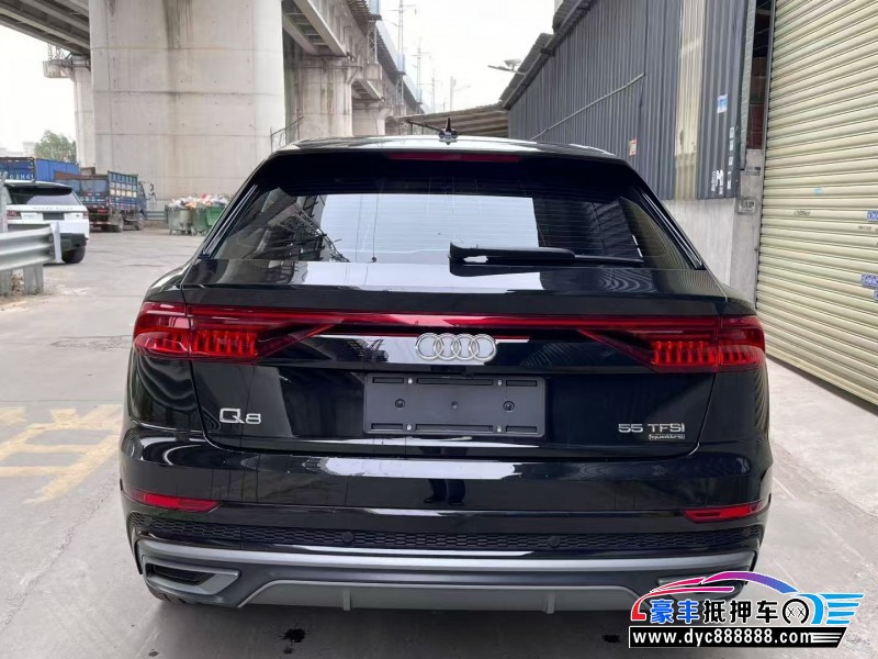 23年奥迪Q8轿车抵押车出售