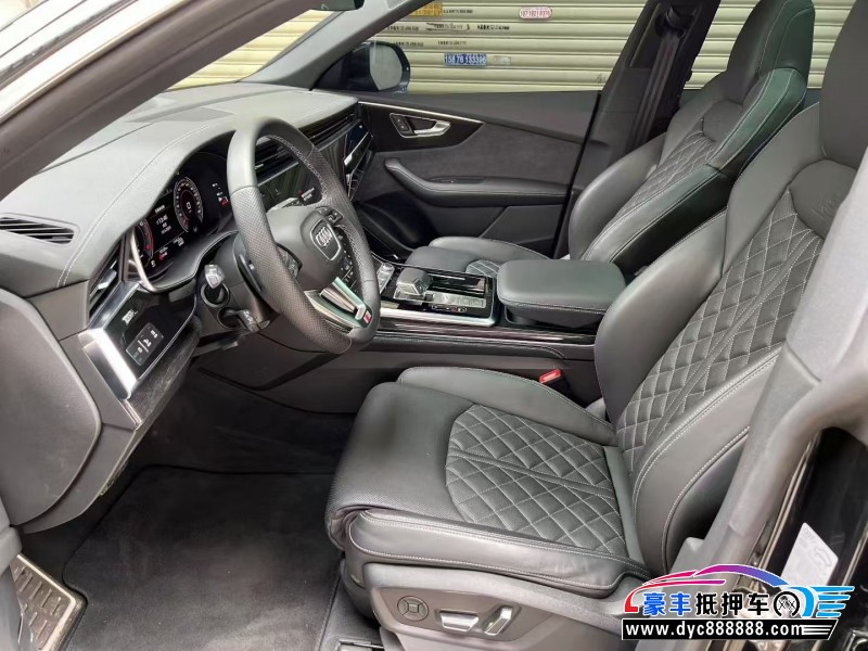 23年奥迪Q8轿车抵押车出售