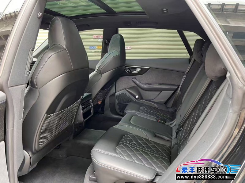 23年奥迪Q8轿车抵押车出售