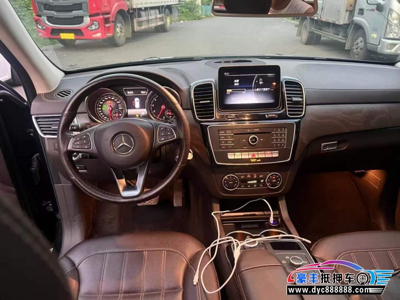 18年奔驰GLE轿车抵押车出售