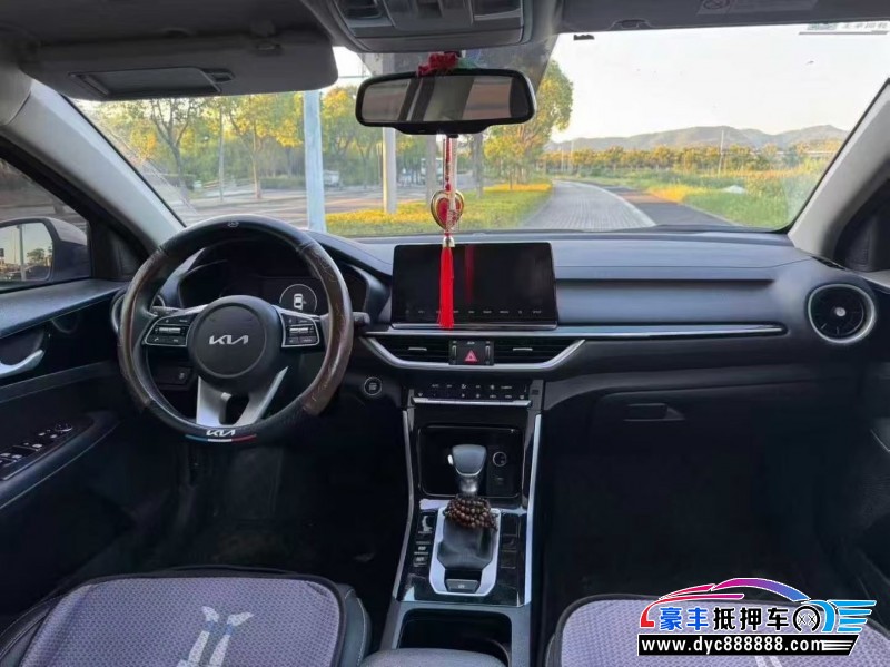 23年起亚K3轿车抵押车出售