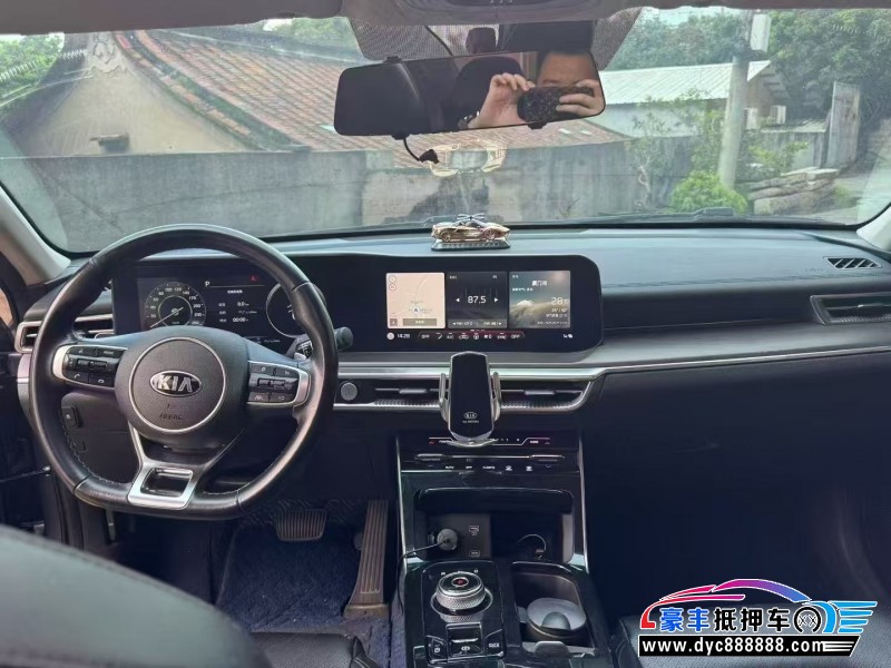 21年起亚K5轿车抵押车出售