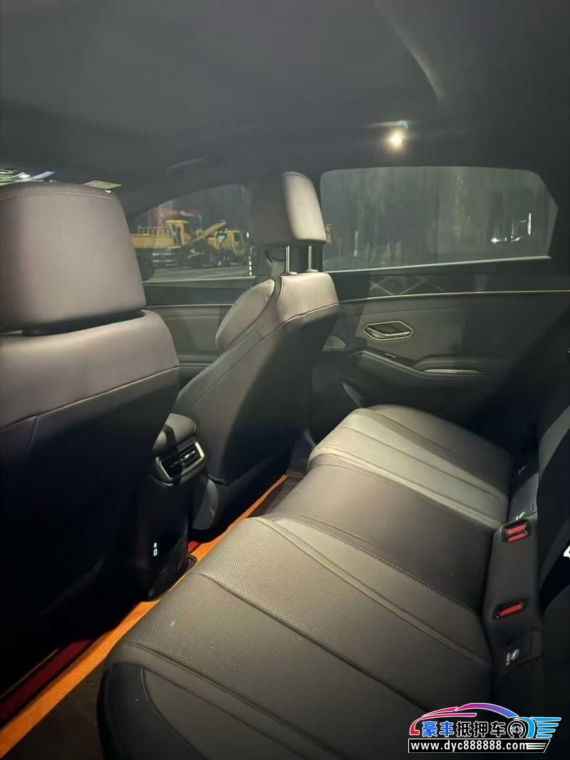 25年比亚迪秦轿车抵押车出售