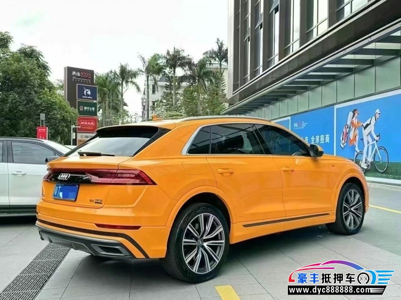 21年奥迪Q8轿车抵押车出售