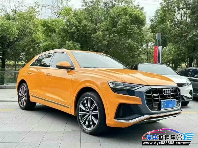 21年奥迪Q8轿车抵押车出售