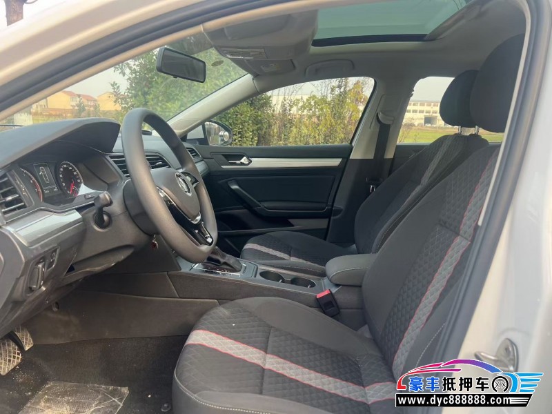 22年大众凌渡轿车抵押车出售