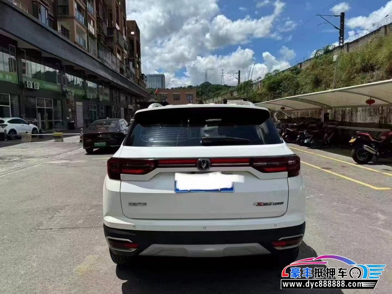 18年长安CS35轿车抵押车出售