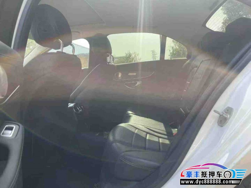 16年奔驰C轿车抵押车出售