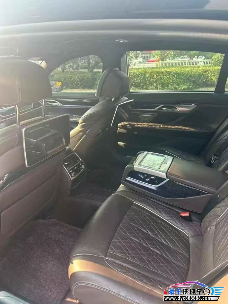 21年宝马7系轿车抵押车出售