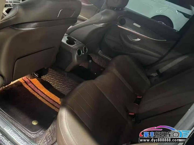 18年奔驰E轿车抵押车出售