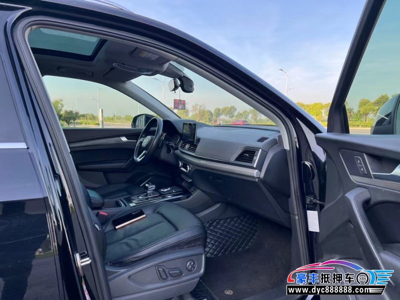 19年奥迪Q5轿车抵押车出售