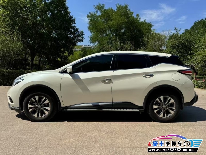 21年日产楼兰轿车抵押车出售