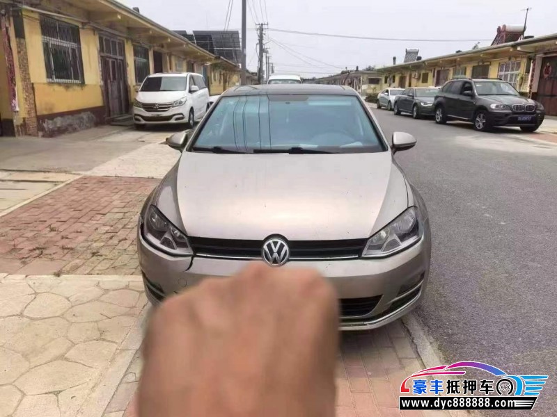 15年大众高尔夫轿车抵押车出售