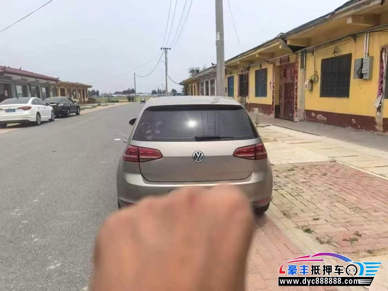 15年大众高尔夫轿车抵押车出售