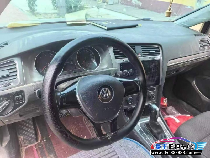 15年大众高尔夫轿车抵押车出售