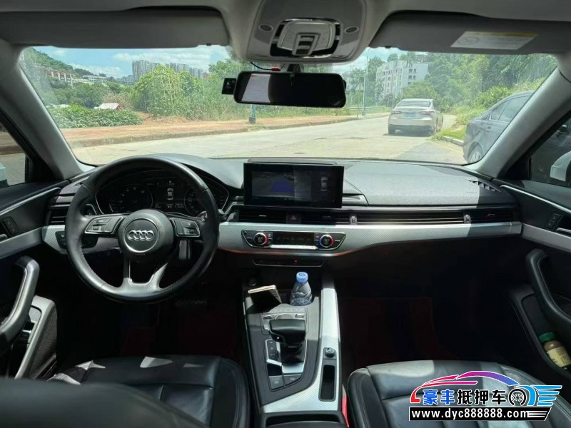 17年奥迪A4L轿车抵押车出售