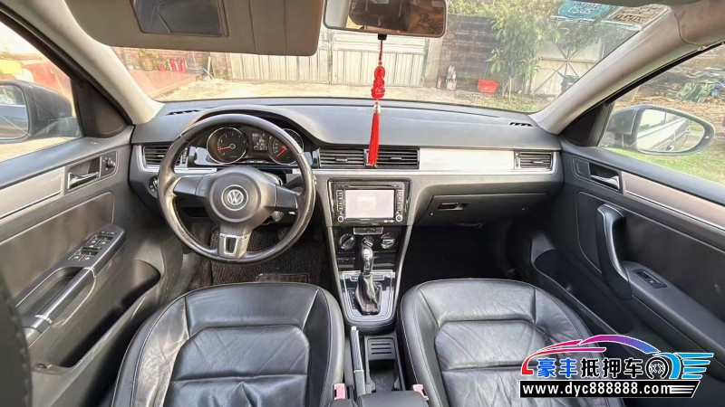 14年大众宝来轿车抵押车出售