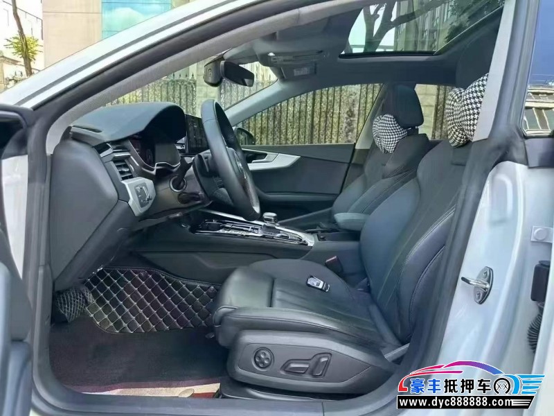22年奥迪A5轿车抵押车出售
