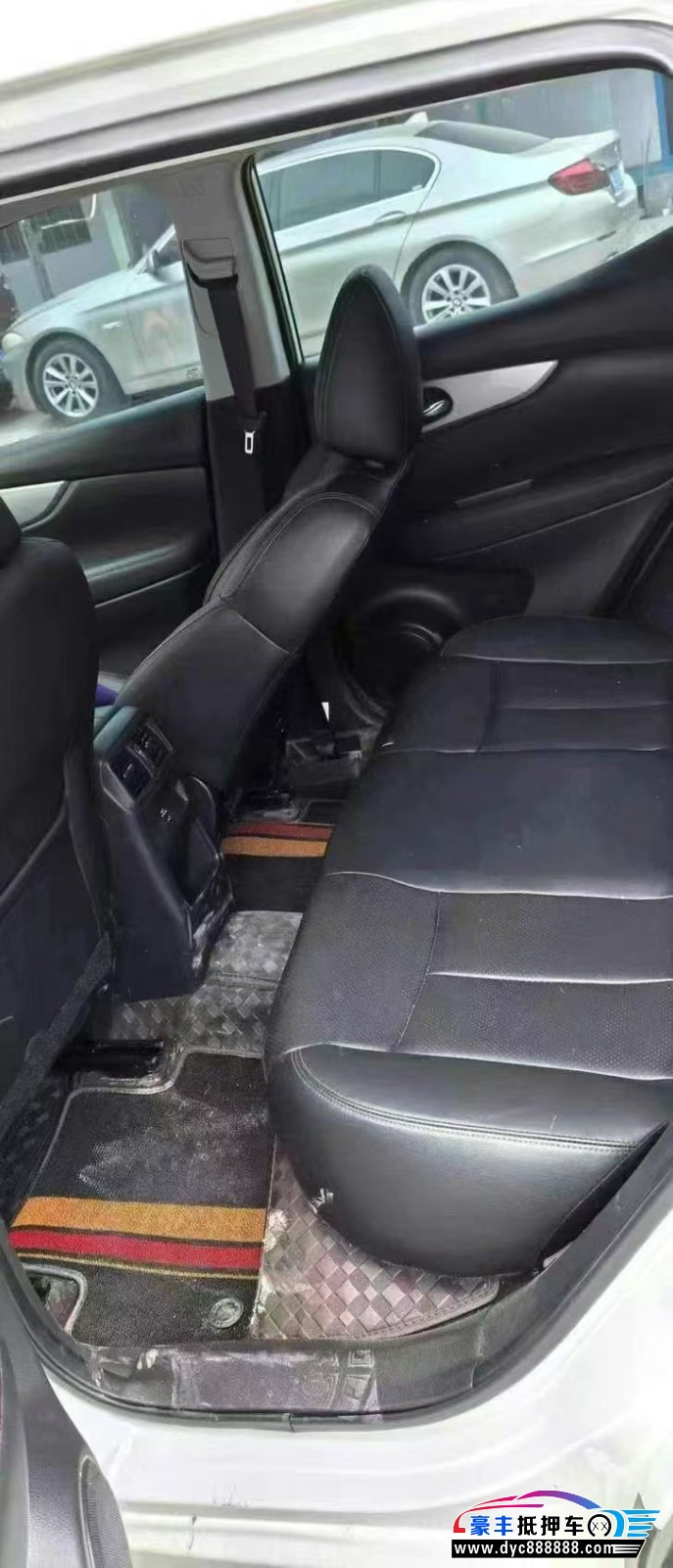 20年日产逍客轿车抵押车出售