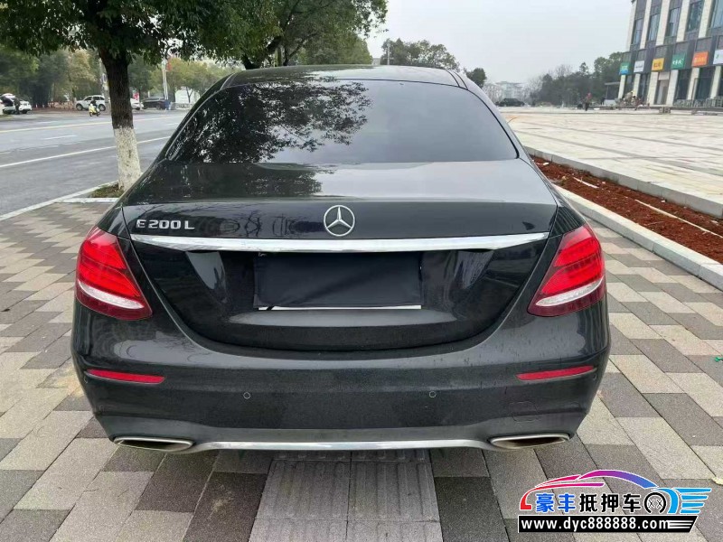 16年奔驰E轿车抵押车出售