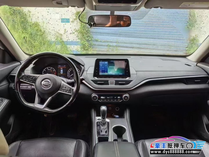 20年日产天籁轿车抵押车出售