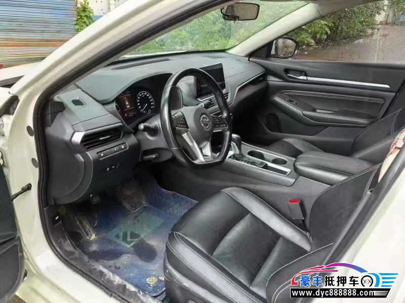 20年日产天籁轿车抵押车出售