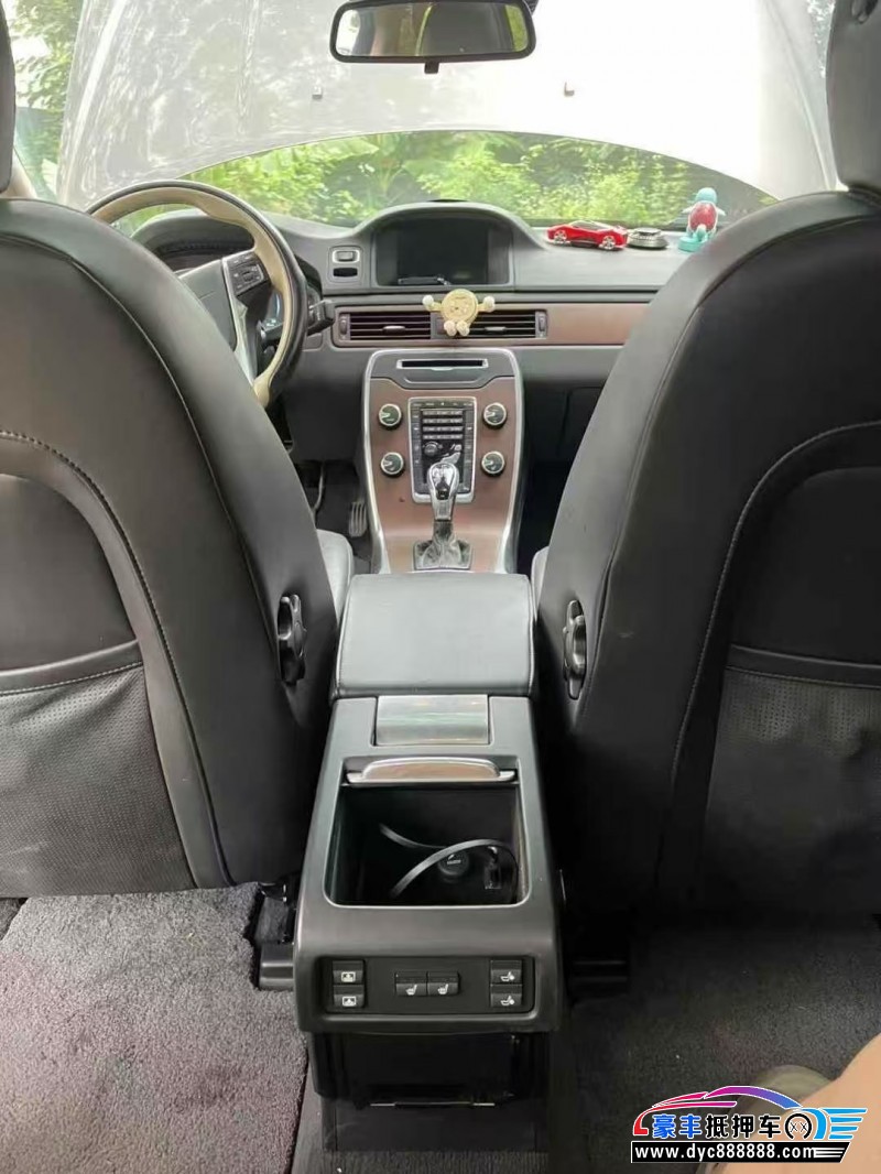 14年沃尔沃S80轿车抵押车出售